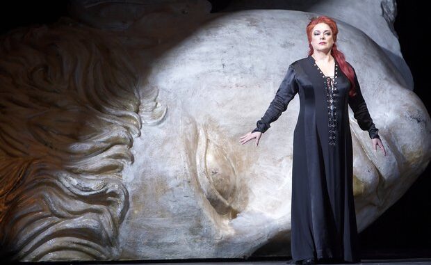 Med Koncertrejsen til operaen Tosca på Operaen i København